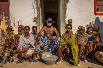Традиции диких племен Анголы в необычном фотопроекте. Фото