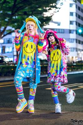 Яркие модники на улицах Токио. Фото 