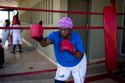 Суровые бабушки-боксеры в Южной Африке. Фото