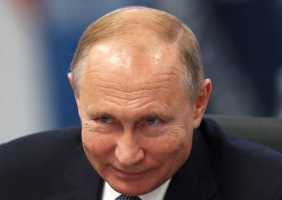 Путин снова попытался неудачно скрыть свой рост