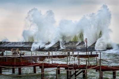 Зимний шторм в Одессе во впечатляющих снимках. Фото