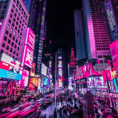 Фотограф показал Нью-Йорк в неоновых огнях. Фото