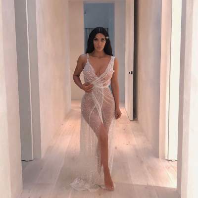 Ким Кардашьян "забыла" надеть нижнее белье под прозрачное платье