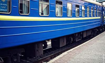 Вызвал полицию: пассажиру поезда "Ужгород-Лисичанск" приснились "домогательства" проводника