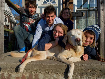 Пес по имени Сэнди вернулся домой после одноименного урагана