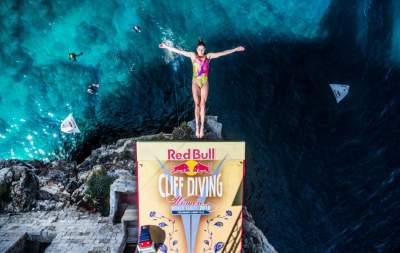 Лучшие экстремальные снимки года по версии Red Bull. Фото