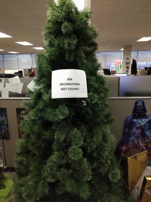 В Сети показали самые странные новогодние елки. Фото