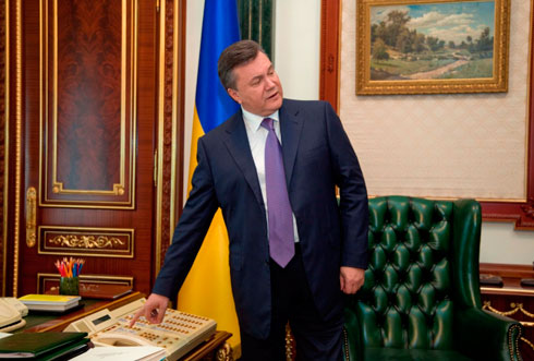 Янукович показал студентам "святая святых" на Банковой