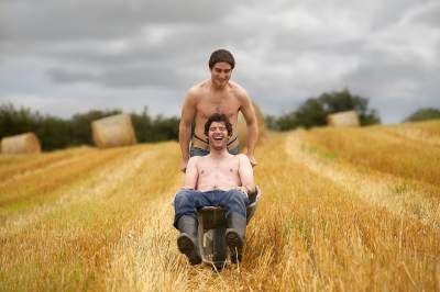Веселый календарь на 2019 год от горячих ирландских фермеров. Фото