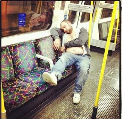 Вот почему нельзя спать в общественном транспорте