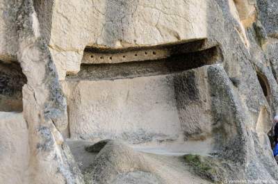 Уникальные пещерные храмы в Каппадокии. Фото