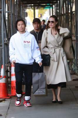 Анджелина Джоли отправилась на шопинг со старшим сыном