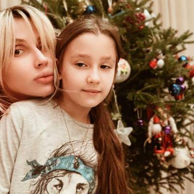 Светлана Лобода вместе с дочерью нарядила новогоднюю елку