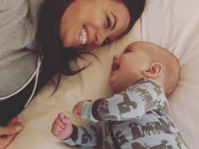 Ева Лонгория умилила нежным фото с 6-месячным сыном