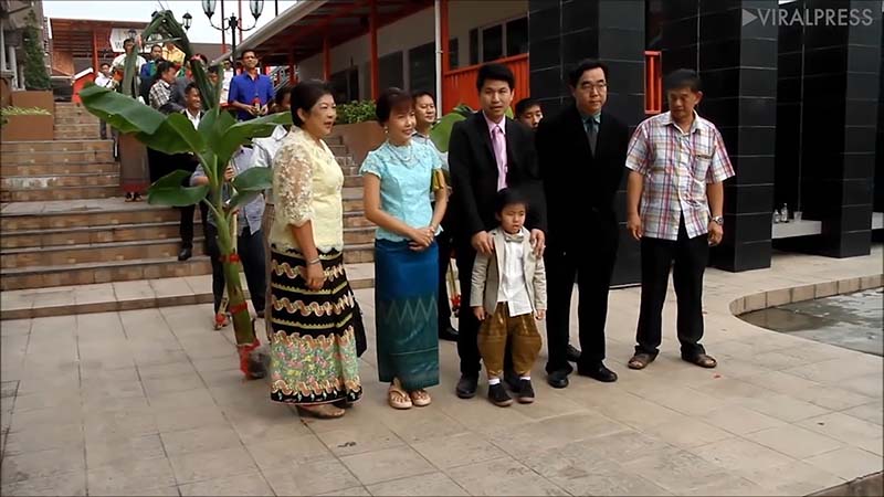 В Таиланде родители женили 6-летних брата и сестру