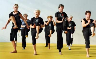 Эта 87-летняя женщина – самая пожилая в мире гимнастка. Фото 