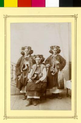 В австрийском архиве нашли снимки украинок, сделанные 130 лет назад. Фото