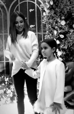 Ани Лорак вместе с дочерью посетили новогоднее шоу