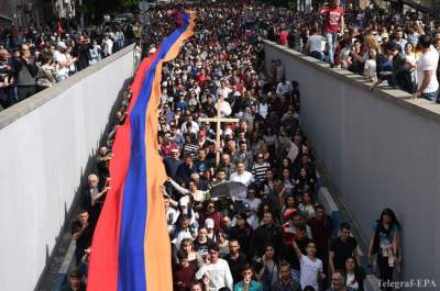 Антиправительственные протесты, сотрясавшие мир в уходящем году. Фото 