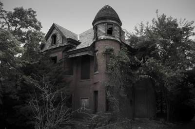 Мрачные дома, которые оценят все любители сверхъестественного. Фото