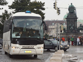 Водитель автобуса вернул забывчивой пассажирке 390 тысяч евро