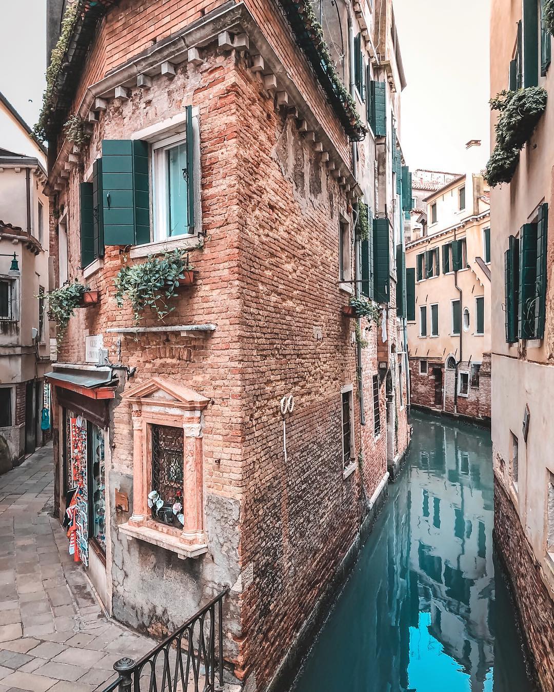 Городские пейзажи Венеции на снимках Марко Гаджио