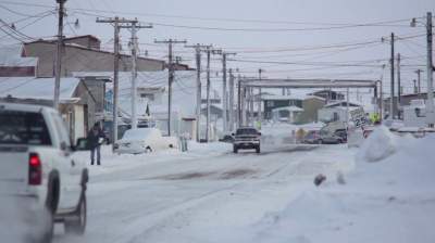 Жизнь в аляскинском городе, который не увидит солнце до 23 января. Фото