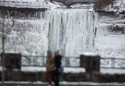 Замерзший Ниагарский водопад в зрелищных снимках. Фото 