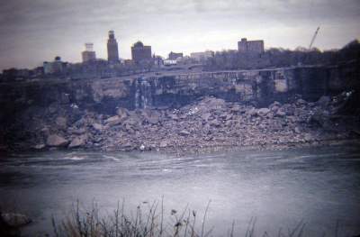 Событие века: как в 1969 году «ремонтировали» Ниагарский водопад. Фото