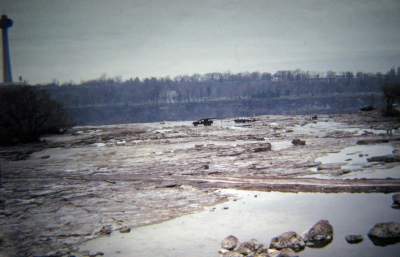 Событие века: как в 1969 году «ремонтировали» Ниагарский водопад. Фото