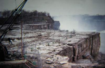 Событие века: как в 1969 году «ремонтировали» Ниагарский водопад. Фото
