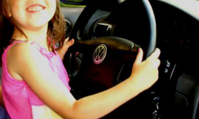 И смех, и грех: 11-летняя девочка приехала в школу на краденом авто