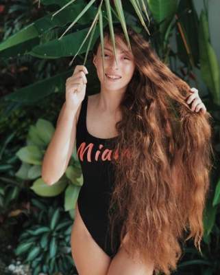 13-летняя дочь Оли Поляковой похвасталась фигурой в купальнике