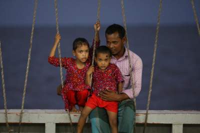 Фотографы показали, как живется обычным людям в Бангладеш. Фото