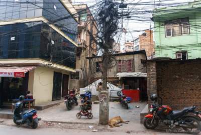 Жизнь людей в столице Непала. Фото