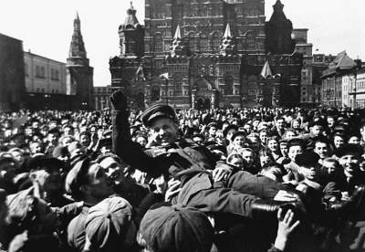Как проходил исторический парад Победы 9 мая 1945 года. Фото