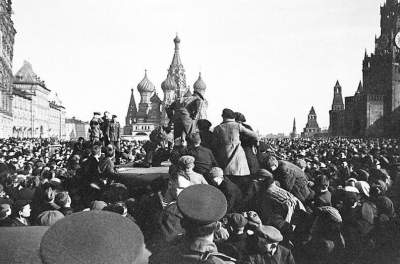 Как проходил исторический парад Победы 9 мая 1945 года. Фото