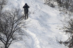 Задержан нарушитель, который вез на санках в Беларусь 10 ящиков водки