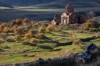 Красивые старинные церкви Армении. Фото