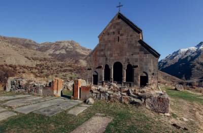 Красивые старинные церкви Армении. Фото