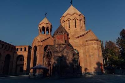 Красивые старинные церкви Армении. Фото