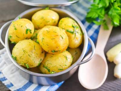 Диетологи объяснили, действительно ли картофель полезен при похудении