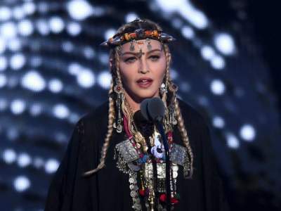 Мадонну заподозрили в пластике лица