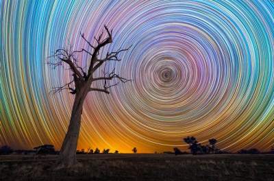 Австралийский фотограф придумал, как показать красоту звездного неба. Фото