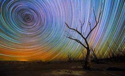 Австралийский фотограф придумал, как показать красоту звездного неба. Фото