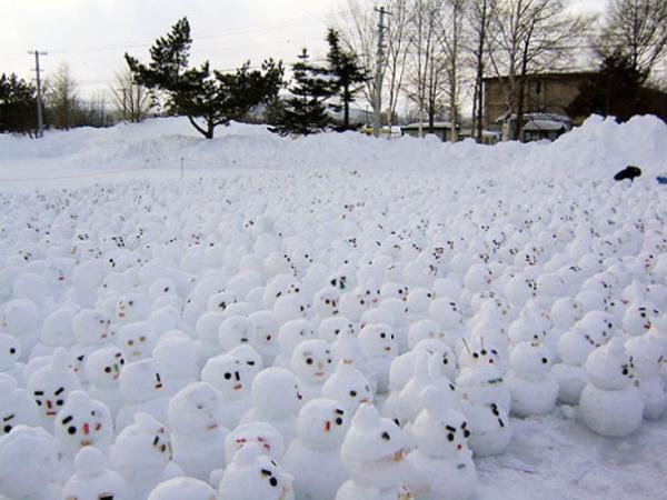 10 самых творческих и уморительных снеговиков (ФОТО)
