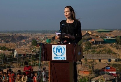 Анджелина Джоли побывала в лагере беженцев в Бангладеше