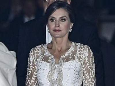 Королева Испании восхитила кружевным платьем. Фото 