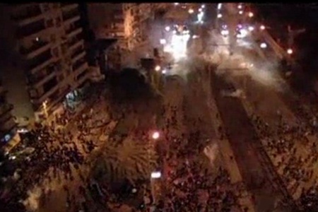 В Египте разъяренная толпа пошла на штурм президентского дворца