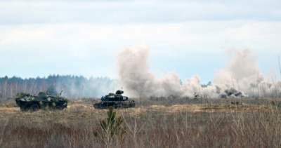 Военные учения под Днепром в лаконичных снимках. Фото